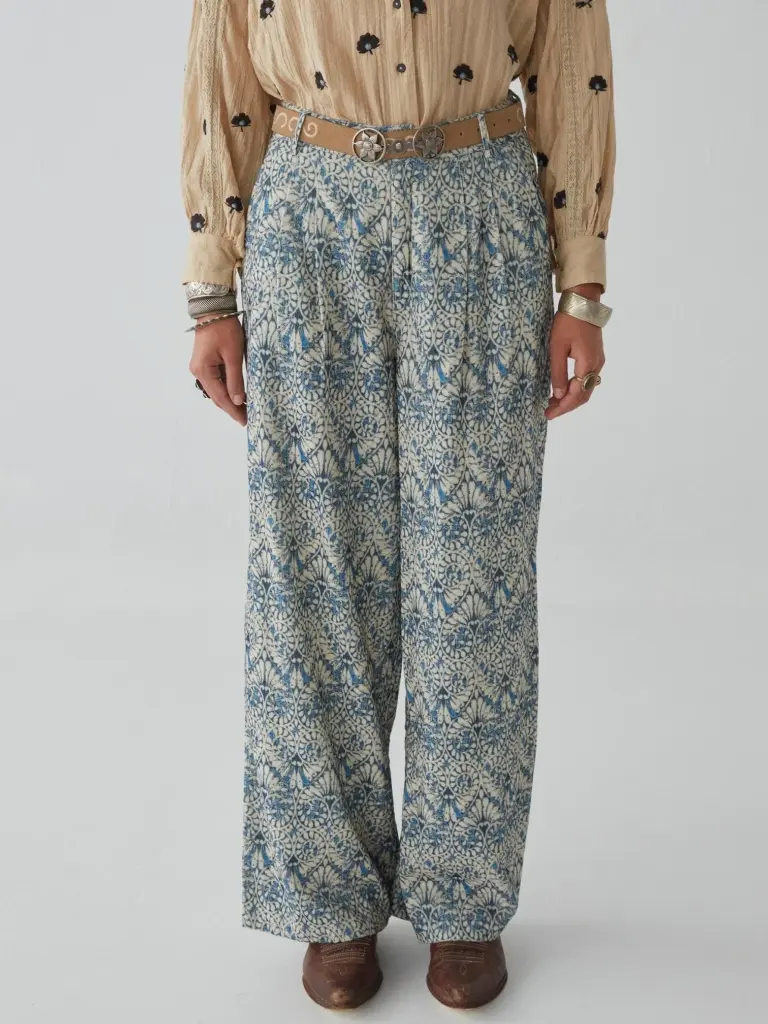 Maison Hotel - Pepa Lapis Lazu pants