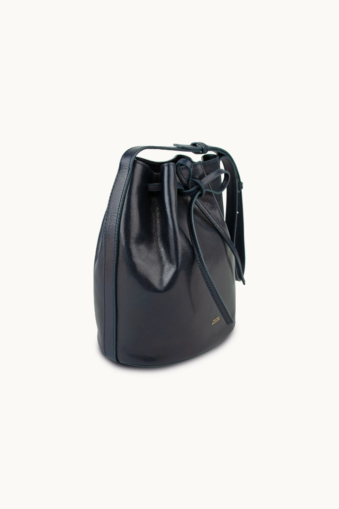 The tiny big sister - Anne leather medium bucket bag